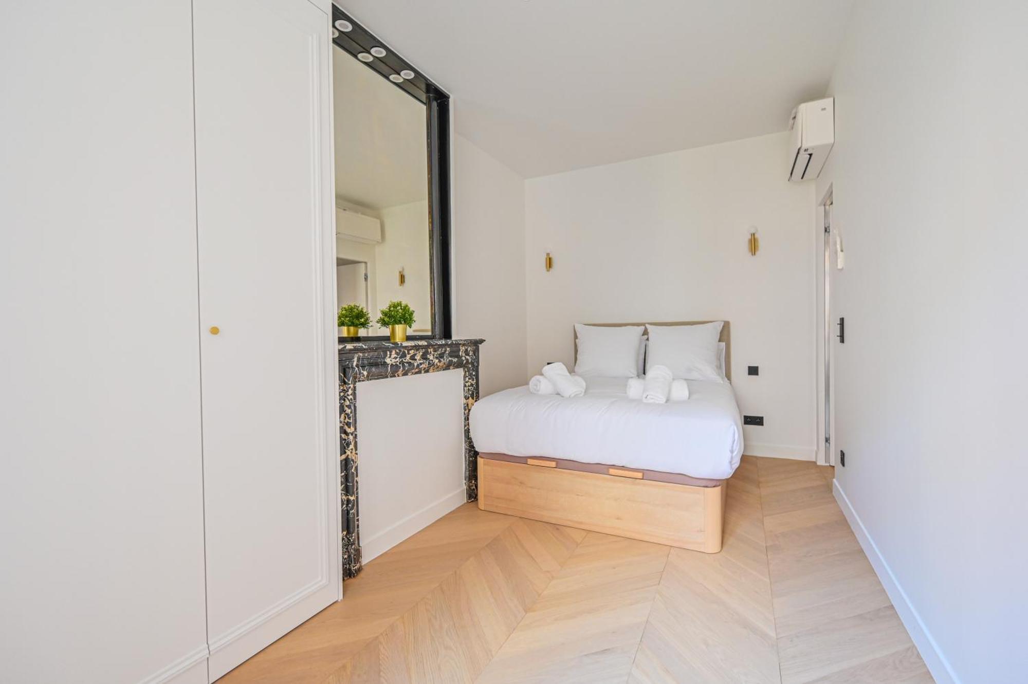 Sumptuous & Serene Parisian Flat Exterior foto